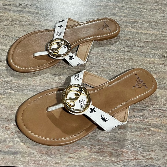 Baby Phat thong sandals with gold color ring and bling - Picture 5 of 12